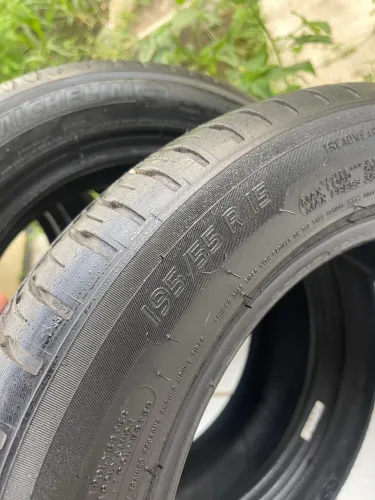 4 pneus * Michelin Energy XM2. medida 195/55 R15 R$1100.00 Passo cartão ?