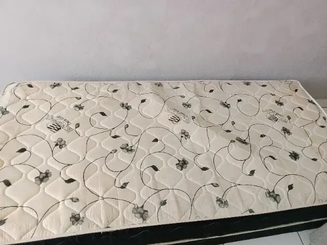 Cama Box Solteiro Usada