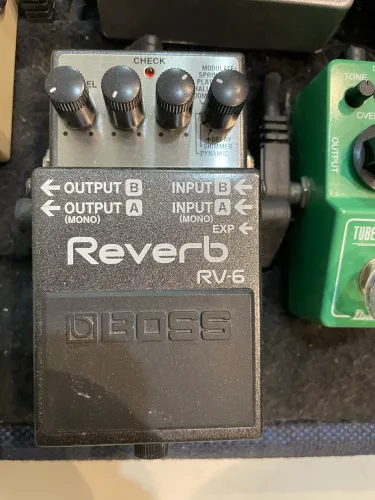 Pedal Boss RV-6 Reverb - À Venda