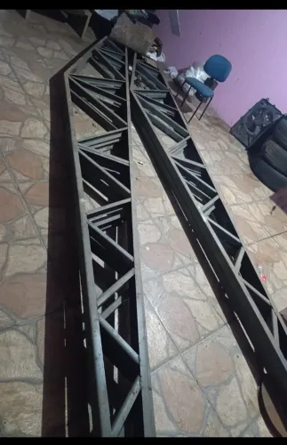 Tesouras, estrutura metalica