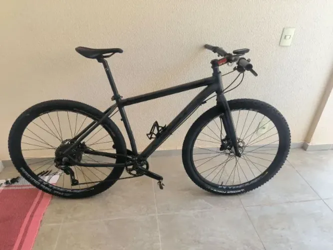 Bike First Smitt Aro 29 Preta 11velocidades Shimano SLX + Rodas VZAN Extreme Pro