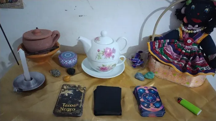 Leitura da borra do café na xícara