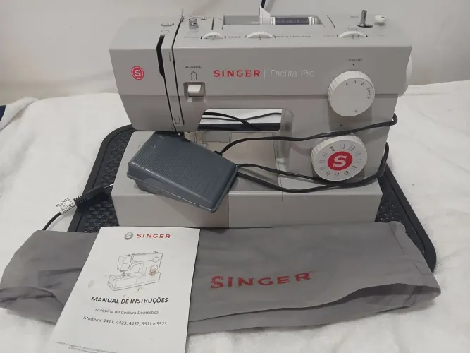 Maquina de Costura Singer