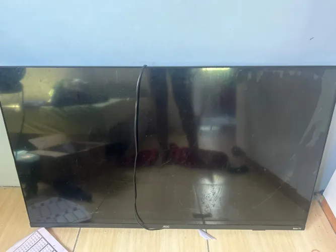Vendo tv 43 smart, quebrou a tela mas liga normalmente