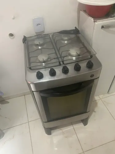 Fogão semi novo 
