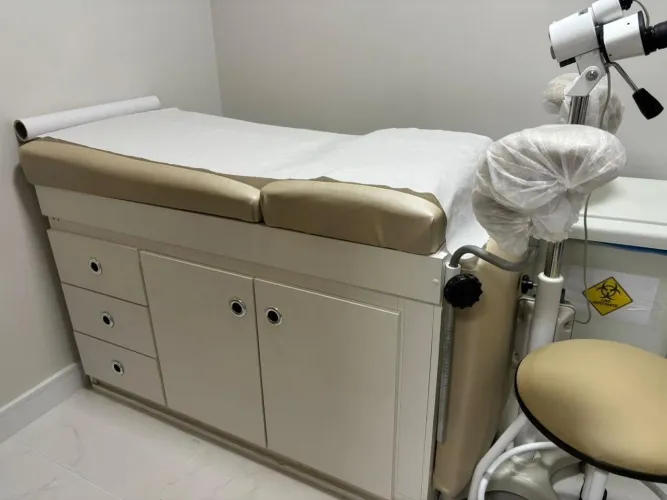 Bota fora Clínica Ginecológica- Colposcópio, Maca e Foco