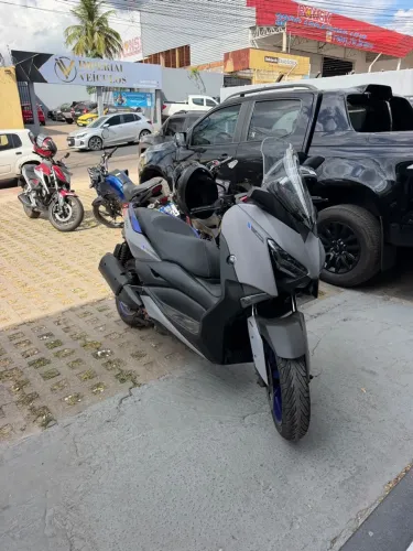Vende-se moto X MAX 250 Yamaha