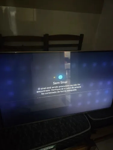 Tv LG 47 pol. funcionando com manchas na imagem.