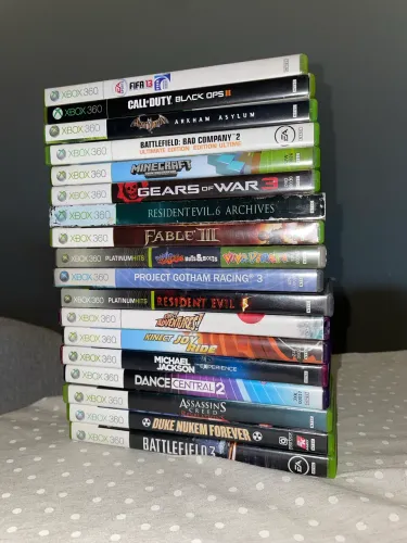 ? Lote de Jogos Xbox 360 Originais - Minecraft, Resident Evil, Gears of War e mais