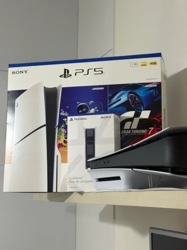 PLAYSTATION 5 - 1 TB COM LEITOR DE MÍDIA FÍSICA - PRODUTO ZERO