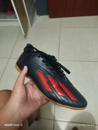 Chuteira Adidas deportivo