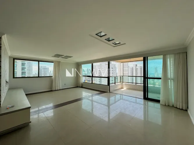 Apartamento à venda no Edf. Boa Viagem, em Boa Viagem 190m², 4 quartos (2 suítes), varand