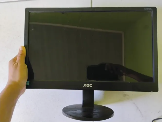Monitor AOC 15'6" 150,00