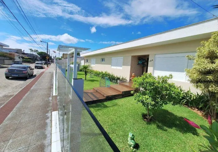 Casa à Venda com 720m² de Terreno no Santa Mônica, Florianópolis !!