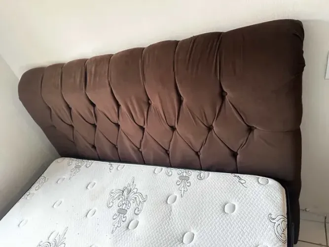 Cama cabeceira + box + colchão queen molas ensacadas pillow top