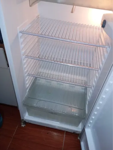 Vende - se Geladeira/Fogão/ Mesa