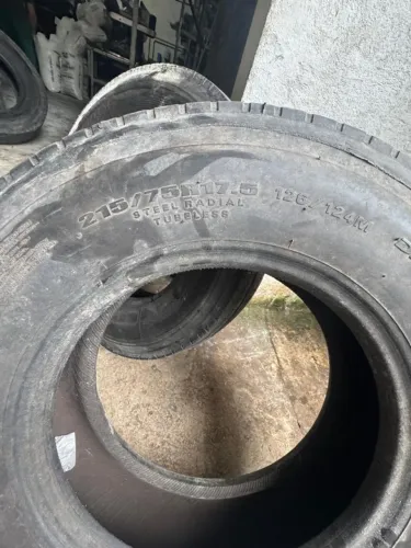 Vendo Pneu 215/75R17