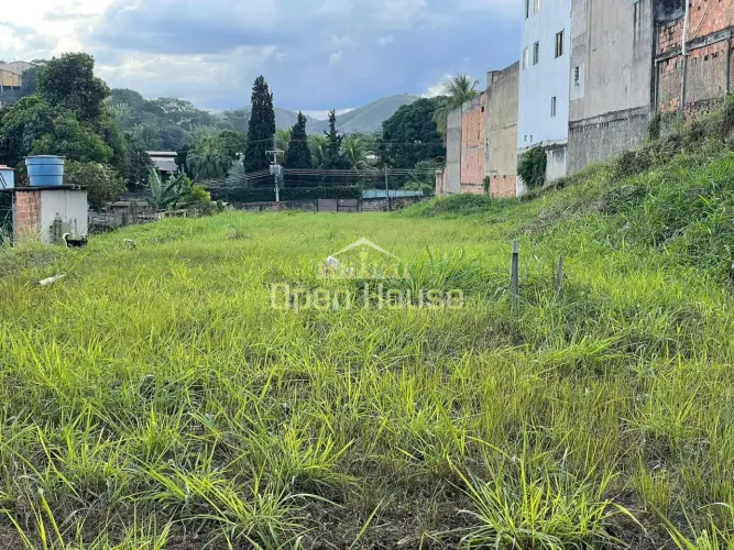 Terreno à Venda em Avenida 2140m² | Localização Estratégica, Próximo
