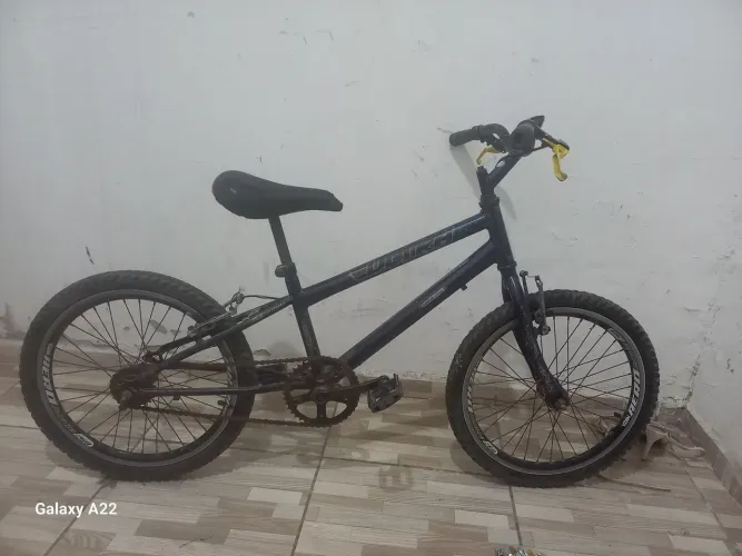 Bicicleta aro 12 infantil em perfeito estado 