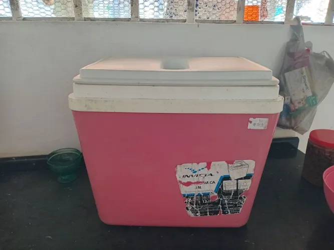 Vendo cooler 34L invicta