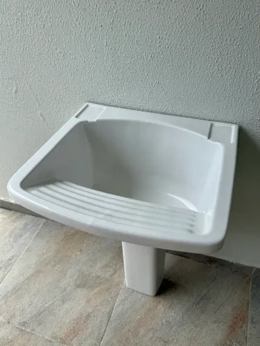 Tanque Deca 40L em louça branca com coluna