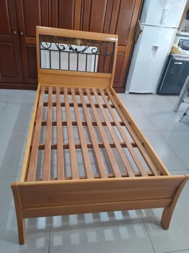 Cama viuvao de madeira 108 ×198cm