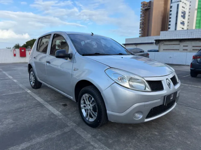Renault Sandero Authentique Hi-flex 1.0 16V 5P 2011
