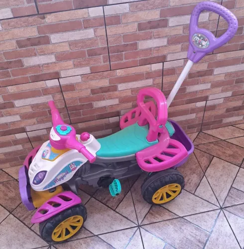 Carrinho de passeio infantil menina