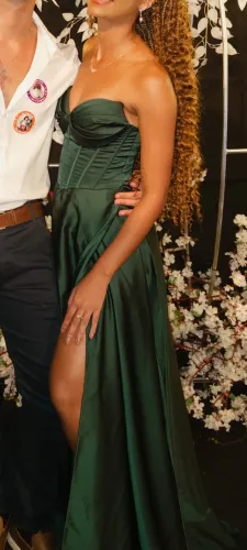 Vestido longo verde esmeralda com fenda | usado 1x | formatura/casamento