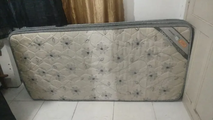 Colchão solteiro , entrega grátis