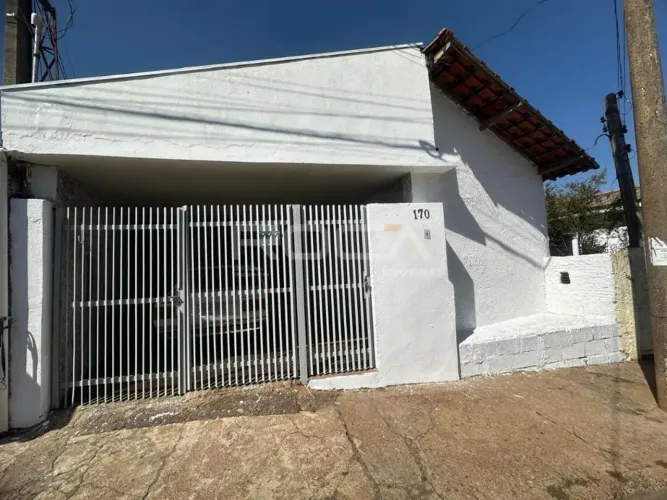 Casa Padrão à Venda e Locação na Vila Izabel, São Carlos - Conforto e Praticidade