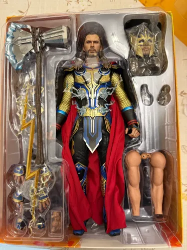 Thor Love and Thunder versão deluxe - Hot Toys 