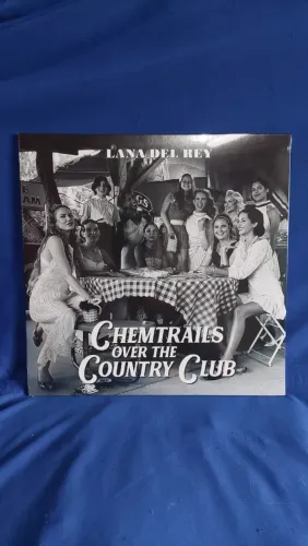 Lana Del Rey - Chemtrails Over the Country Club - Vinil/LP - Preto