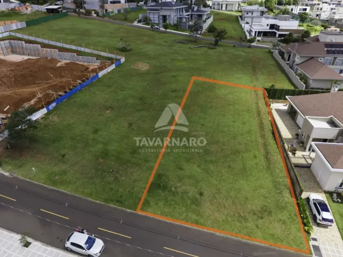 Comercial Terreno em Condomínio em Ponta Grossa