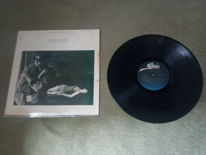 LP Disco Vinil PAUL YOUNG com Encarte 