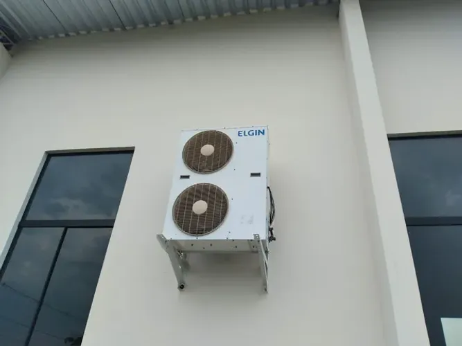 Trabalho com ar condicionado