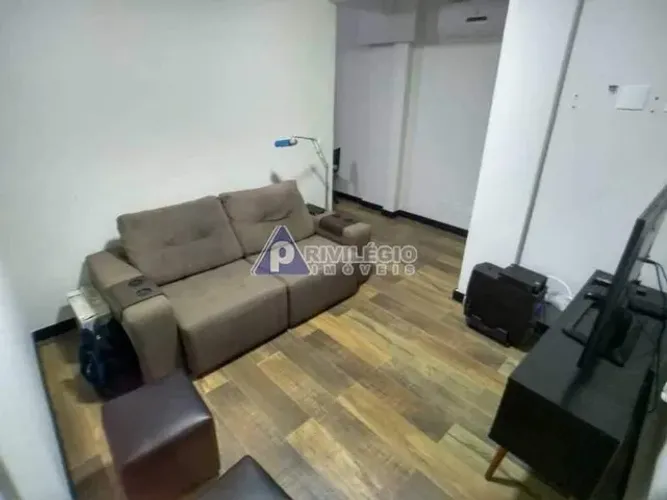Excelente sala e quarto com vaga em Botafogo.