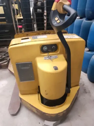 Empilhadeira elétrica Yale