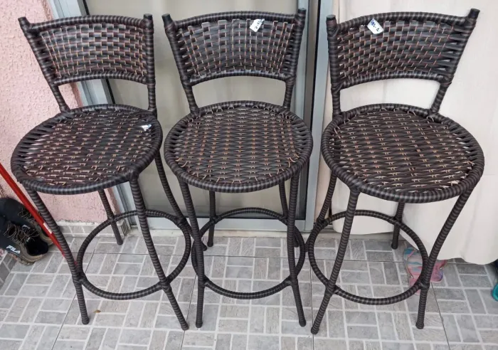 Banquetas em fibra sintética