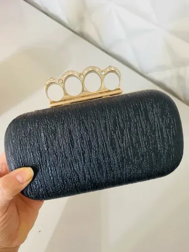 Bolsa preta de festa