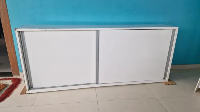 Armário com duas portas de correr branco