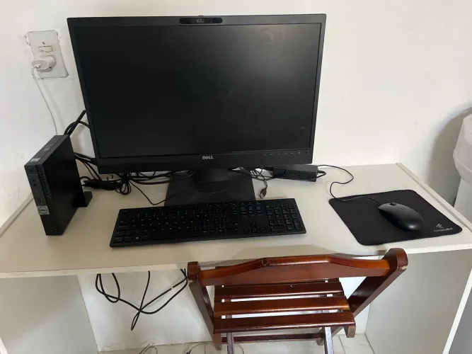 VENDO COMPUTADOR DELL acompanha escrivaninha