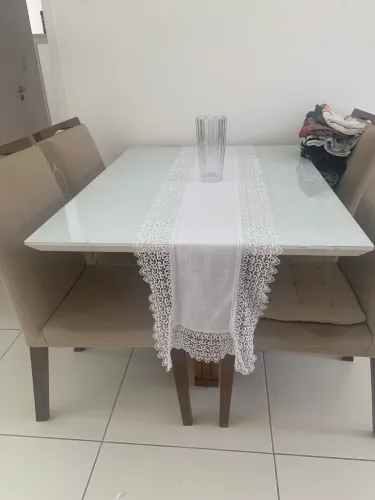 Mesa de jantar com 4 cadeiras