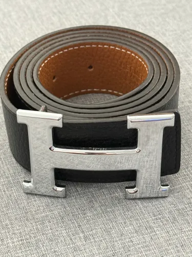 Cinto Hermès , couro legítimo com fivela H icônica.