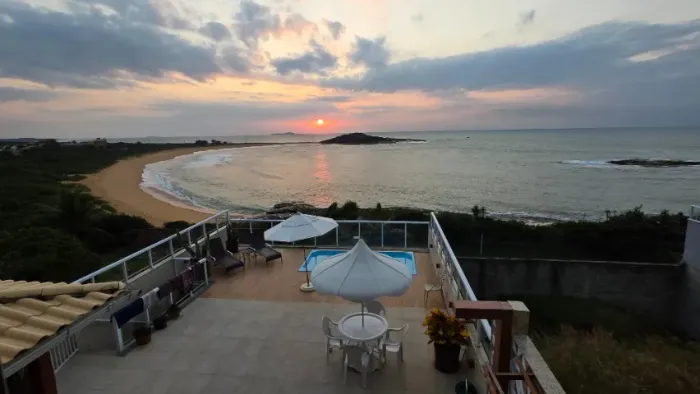 Casa Setiba Guarapari, Espetacular vista Mar. Piscina, Sauna, Spar, karaoke, Etc