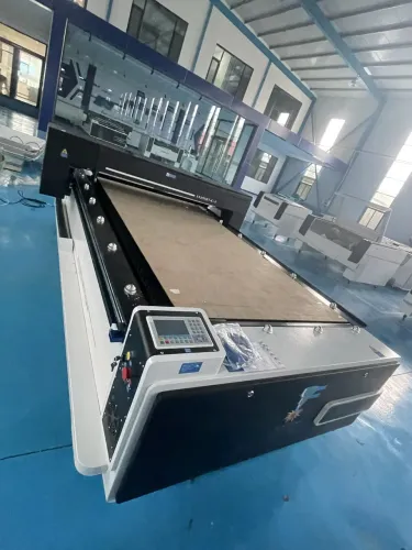 Máquina Laser Profissional 150W 1,30x2,50m com câmera automática, Ruída