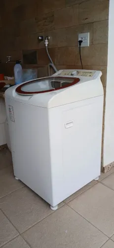 Máquina de lavar BRASTEMP- 11KG (Modelo: BWG11ABANA10), usada e superconservsda. Cor branc