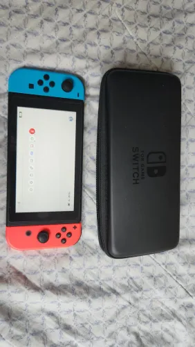 Nintendo Switch Completo com Case e Controle adicional 