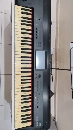 Teclado Workstation Korg Krome 73 v1.03 em Ótimo Estado