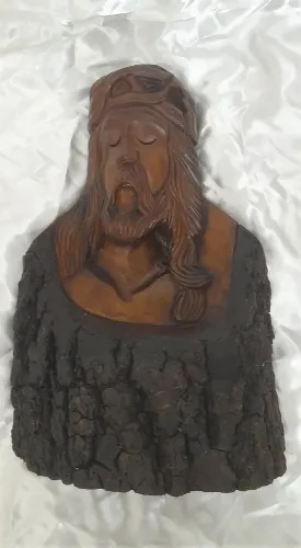 ESCULTURA ESTATUETA QUADRO CRISTO JESUS BLOCO ÁRVORE TALHADO A MÃO ARTE DECORAÇÃO C. MESA.